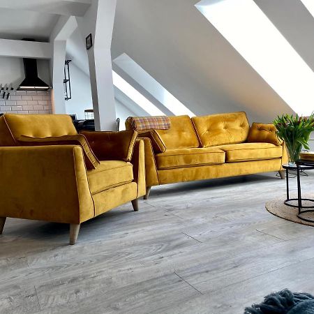 apartament Hrabala Jelenia Gora Bagian luar foto