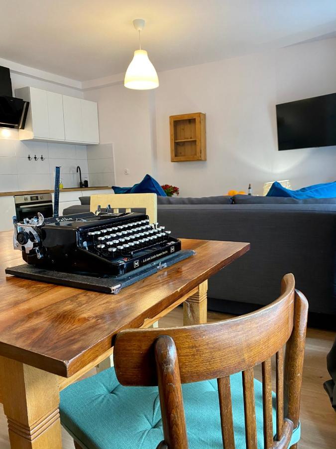 apartament Hrabala Jelenia Gora Bagian luar foto