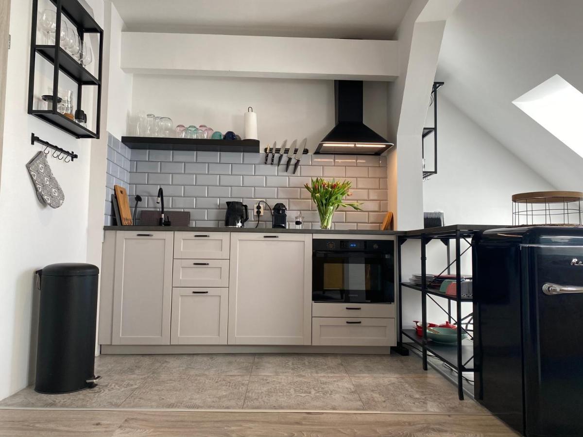 apartament Hrabala Jelenia Gora Bagian luar foto