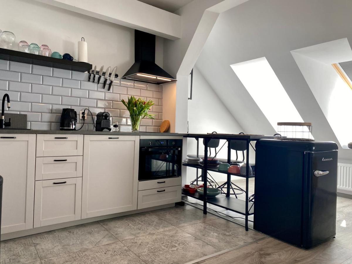apartament Hrabala Jelenia Gora Bagian luar foto