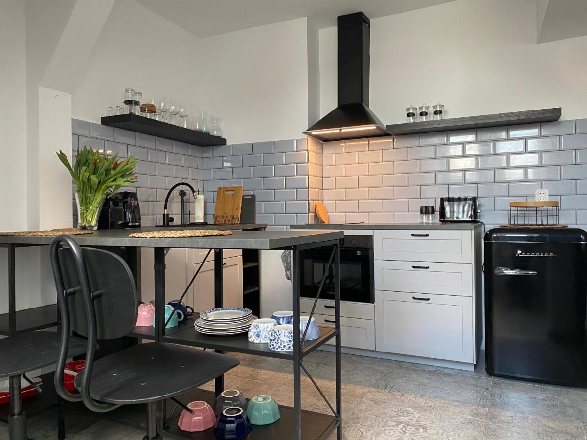 apartament Hrabala Jelenia Gora Bagian luar foto